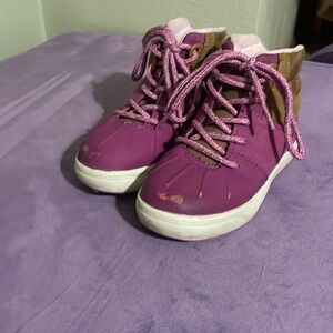 oshkosh b'gosh wistman toddler size 9 boots berry